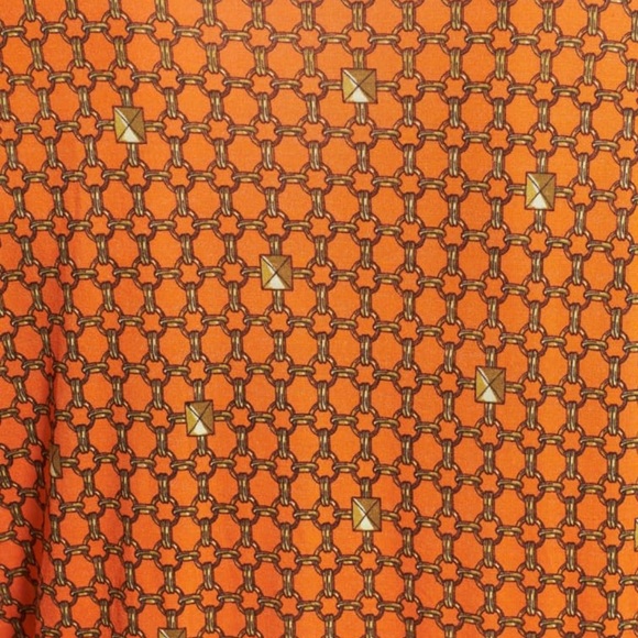 Scoop Neck Elliptical Cut Top - Picture 4 of 4